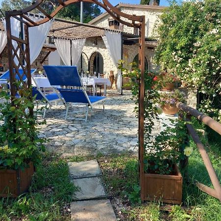 B&B H.M. Sonnino Exterior photo