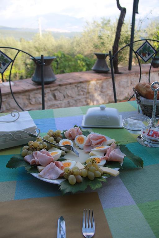 B&B H.M. Sonnino Exterior photo