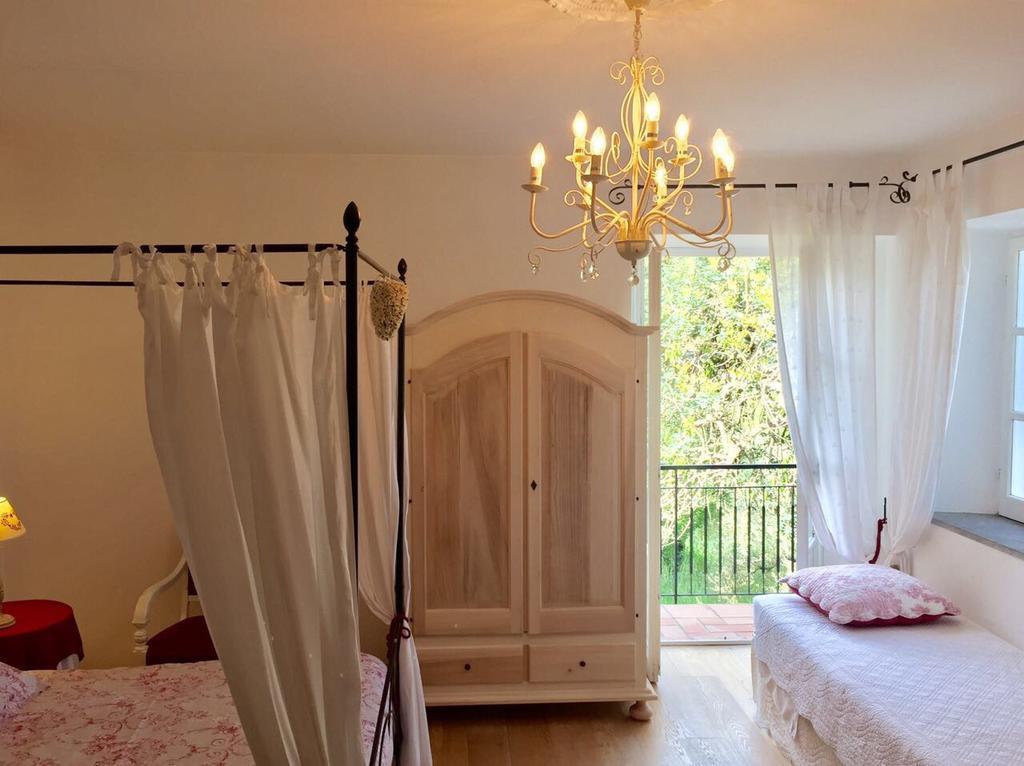 B&B H.M. Sonnino Exterior photo