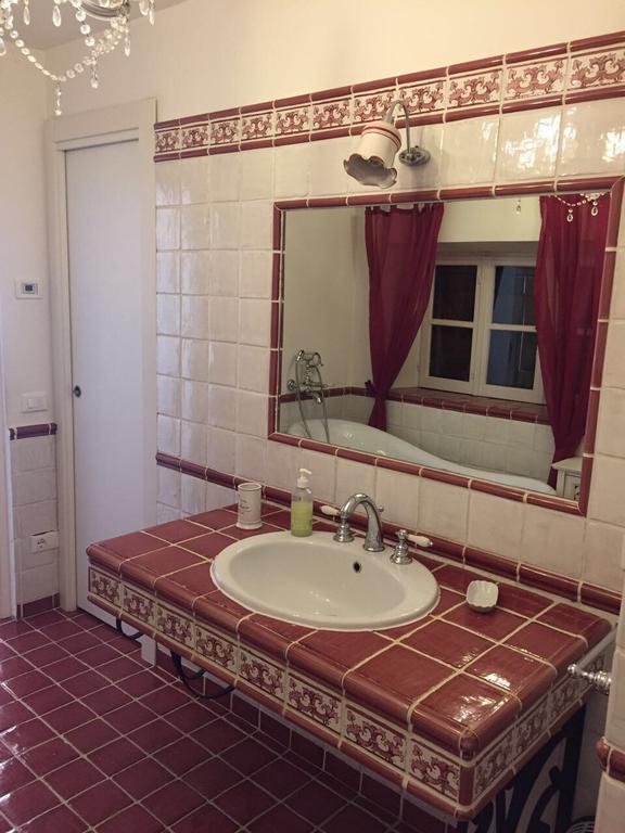 B&B H.M. Sonnino Exterior photo