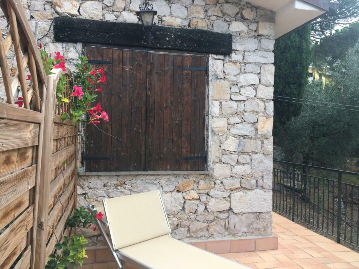 B&B H.M. Sonnino Exterior photo